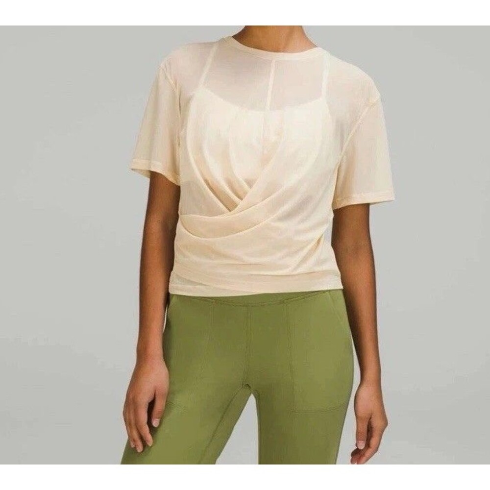 Lululemon Lightweight Mesh Reversible Yoga T-Shirt  Top Prosecco tan Sheer Sz 8